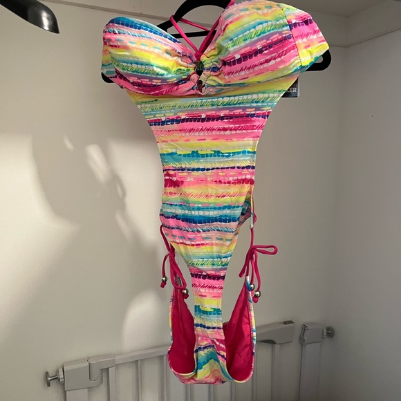 One piece swim suit size large - Picture 5 of 5